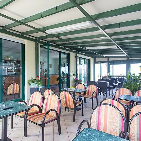 艾米利亚酒店 里米尼