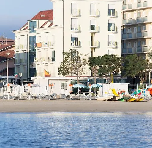 Hotel Emilia 3*
