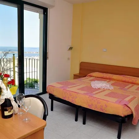 Emilia Hotel Rímini