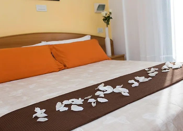 Emilia Hotel 3*