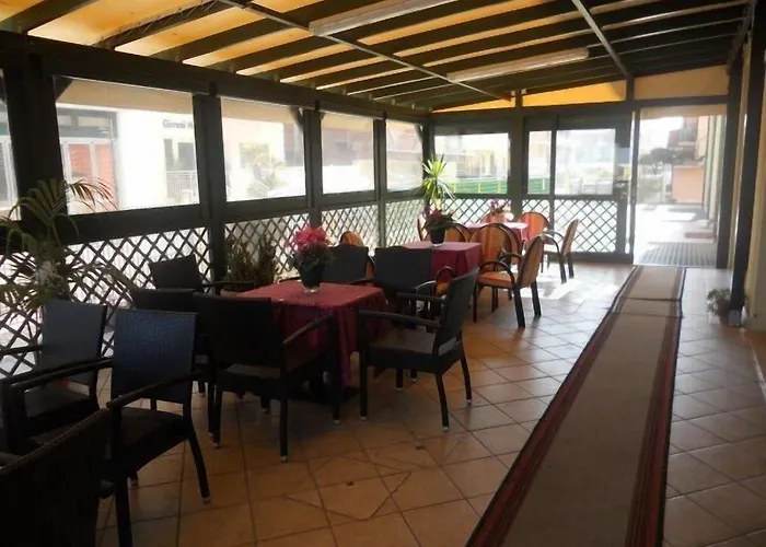Emilia Hotel 3*