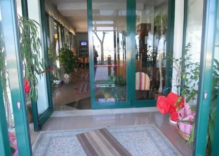 Hotel Emilia 3*