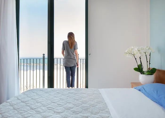 Emilia Hotel 3*