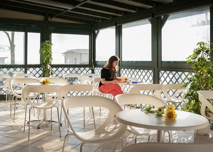 Emilia Hotel 3*
