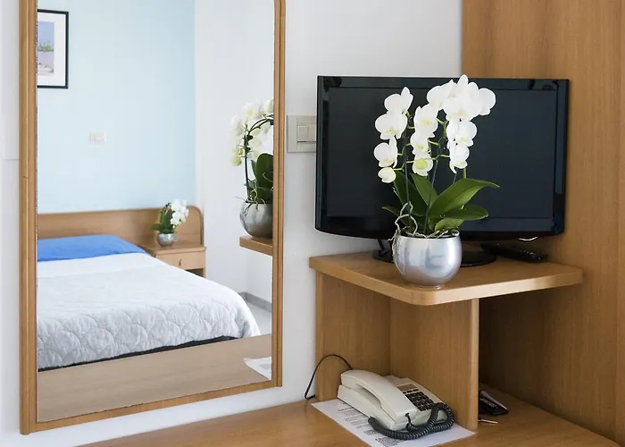 Emilia Hotel 3*
