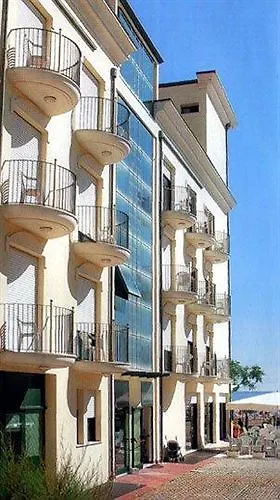 Hotel Emilia 3*