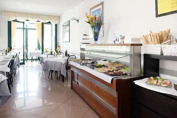Emilia Hotel 3*