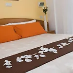 Emilia Hotel 3*