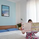 Hotel Emilia 3*